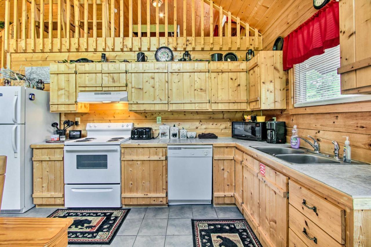 Cabin With Hot Tub And Deck About 12 Mi To Pigeon Forge! سيفيرفيل المظهر الخارجي الصورة
