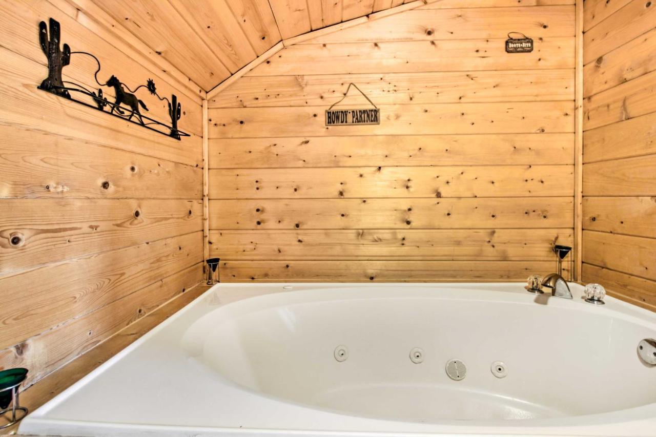 Cabin With Hot Tub And Deck About 12 Mi To Pigeon Forge! سيفيرفيل المظهر الخارجي الصورة