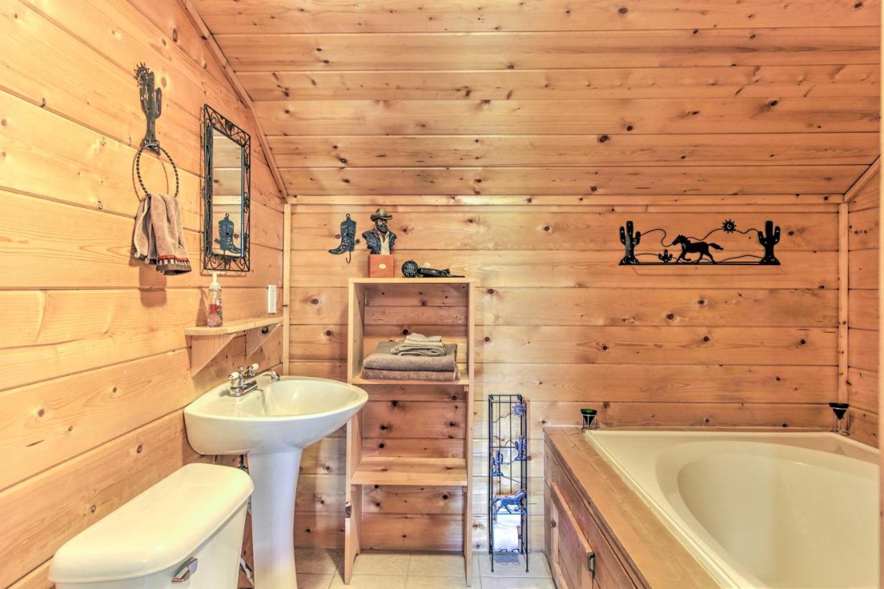 Cabin With Hot Tub And Deck About 12 Mi To Pigeon Forge! سيفيرفيل المظهر الخارجي الصورة